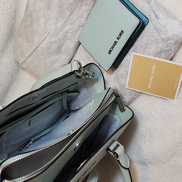 NWOT Michael Kors Benning Mint Leather Satchel W/ Wallet - Picture 12 of 16